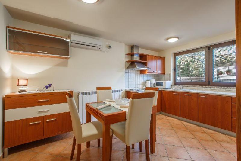 Apartmani Gilda فيرسار المظهر الخارجي الصورة